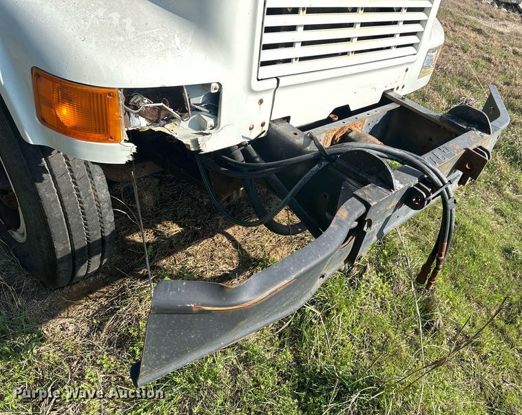 image for item DW8629 1995 International 4900 dump truck