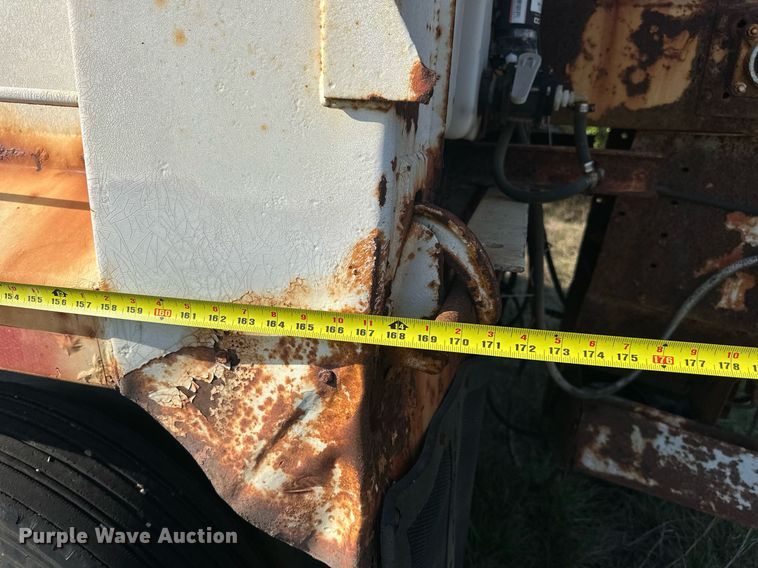 image for item DW8629 1995 International 4900 dump truck