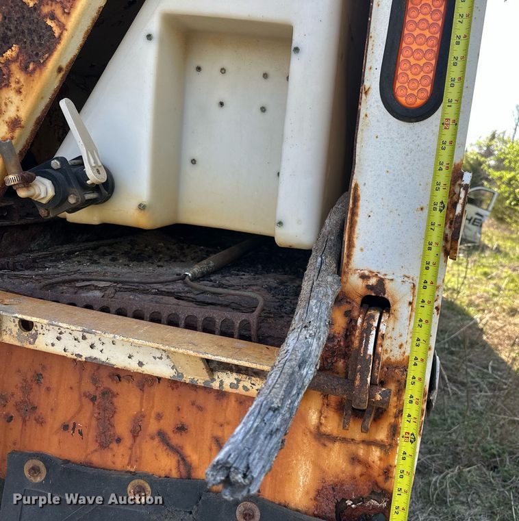 image for item DW8629 1995 International 4900 dump truck