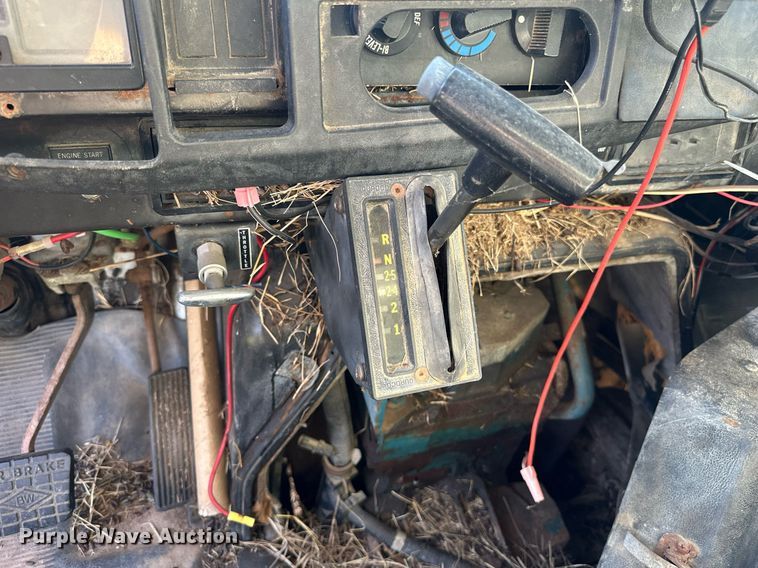 image for item DW8629 1995 International 4900 dump truck