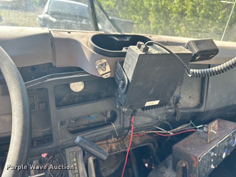 image for item DW8629 1995 International 4900 dump truck