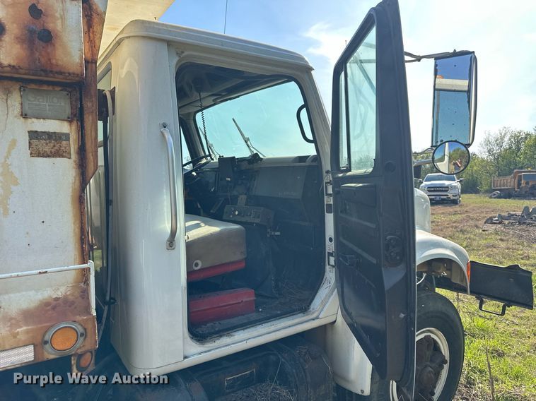 image for item DW8629 1995 International 4900 dump truck