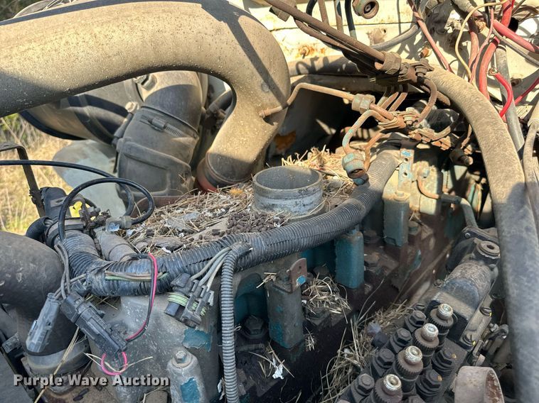 image for item DW8629 1995 International 4900 dump truck