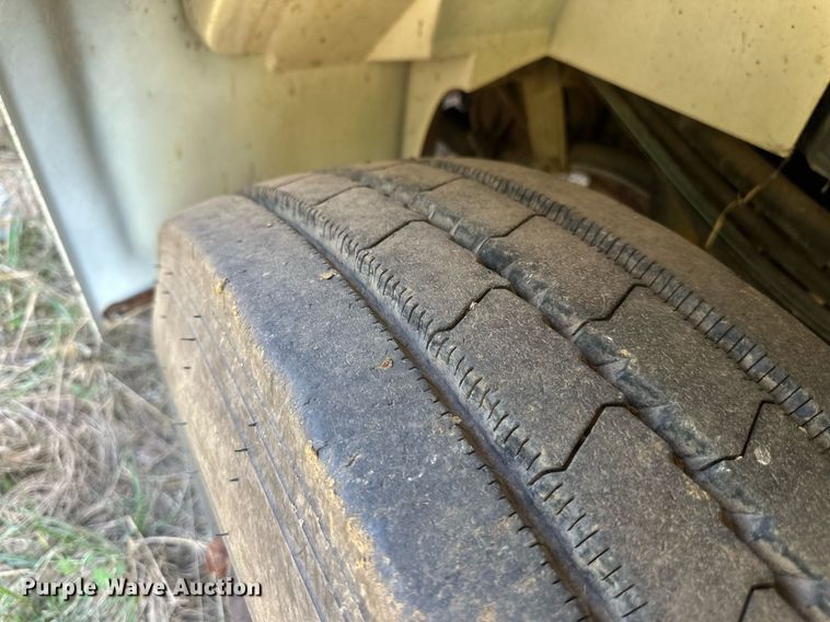 image for item DW8629 1995 International 4900 dump truck