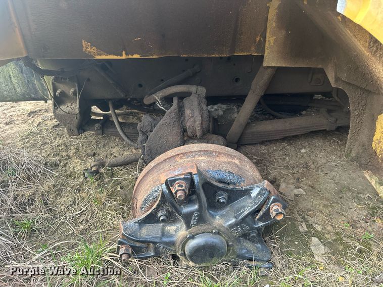 image for item DW8630 1992 International 4900 dump truck