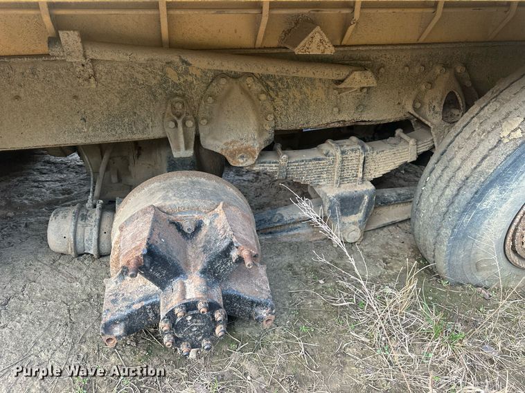 image for item DW8630 1992 International 4900 dump truck