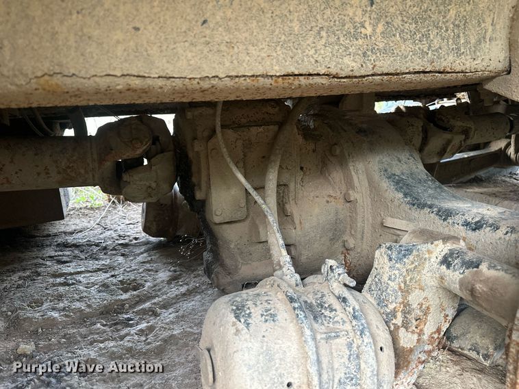 image for item DW8630 1992 International 4900 dump truck