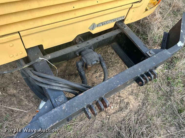 image for item DW8630 1992 International 4900 dump truck