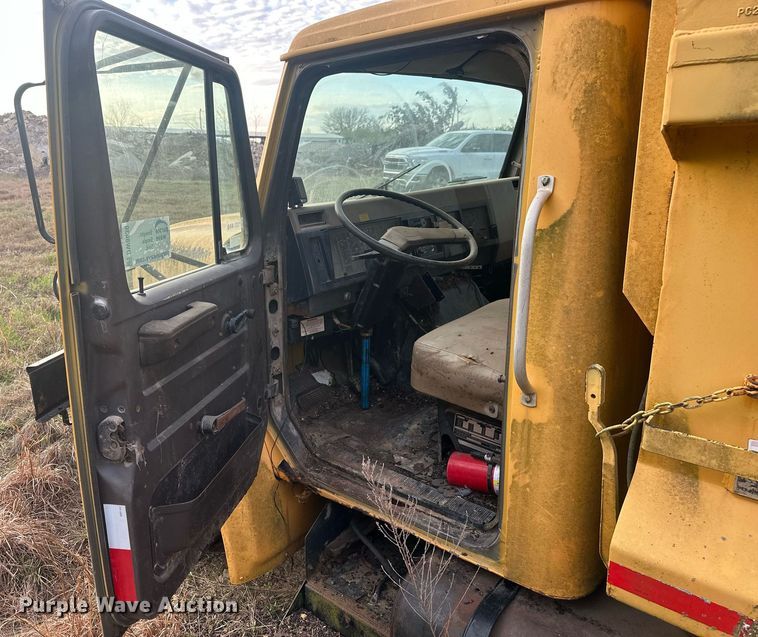 image for item DW8630 1992 International 4900 dump truck