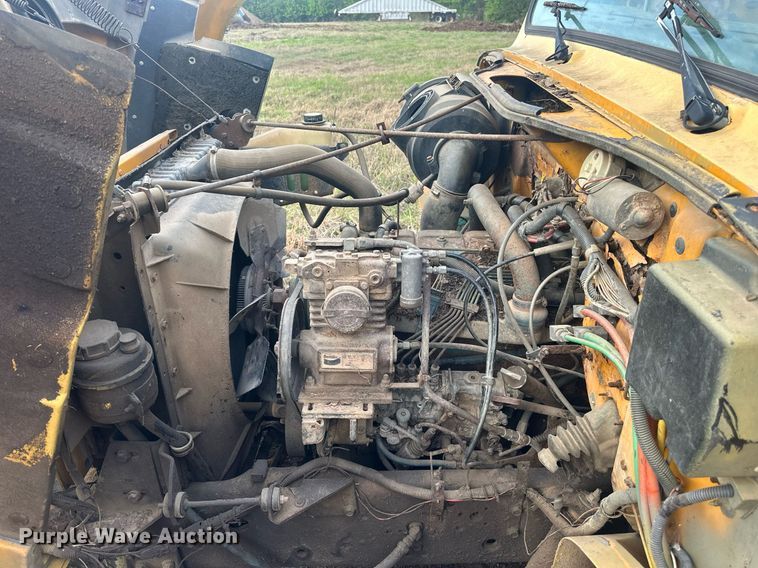 image for item DW8630 1992 International 4900 dump truck