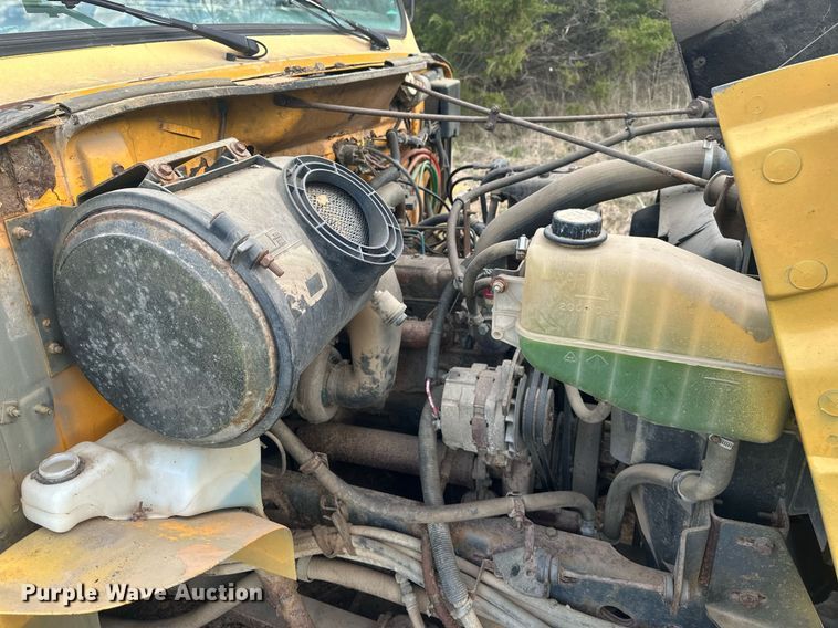 image for item DW8630 1992 International 4900 dump truck