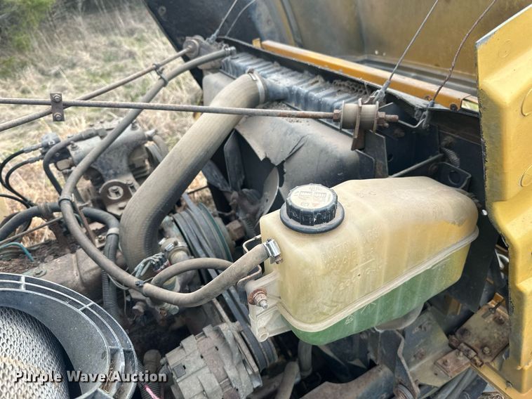 image for item DW8630 1992 International 4900 dump truck