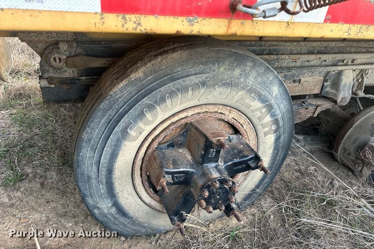 image for item DW8630 1992 International 4900 dump truck