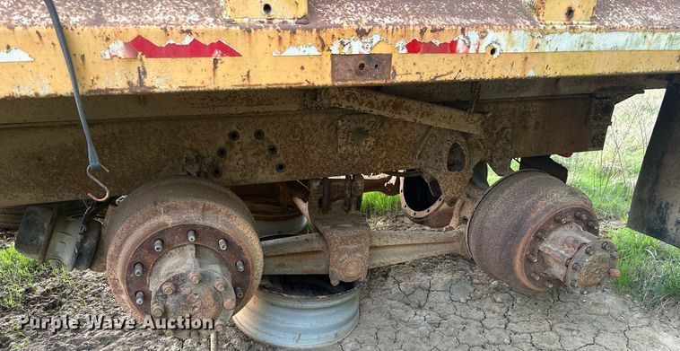 image for item DW8631 1996 International 4900 dump truck