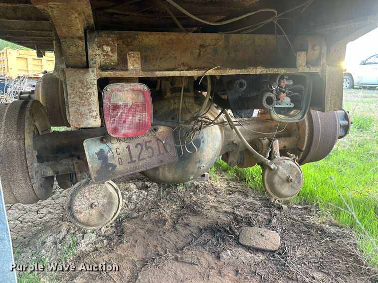 image for item DW8631 1996 International 4900 dump truck