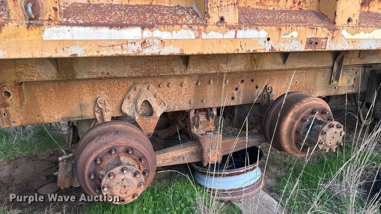 image for item DW8631 1996 International 4900 dump truck