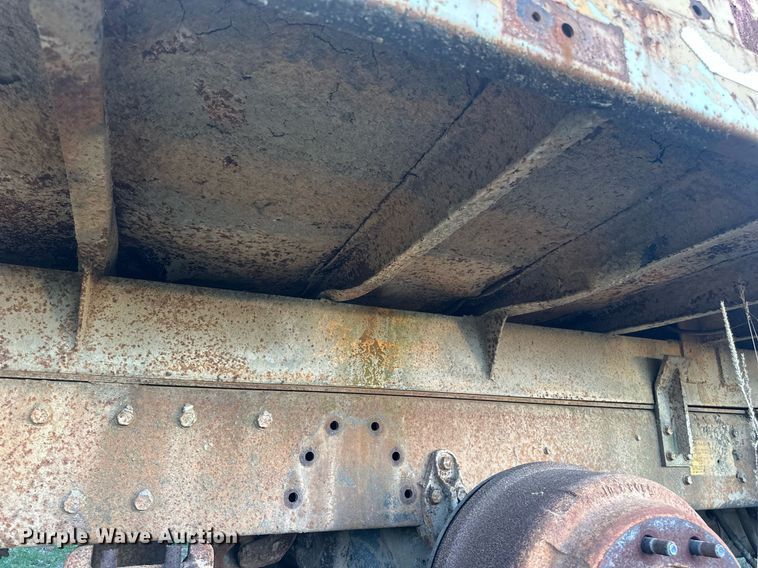 image for item DW8631 1996 International 4900 dump truck