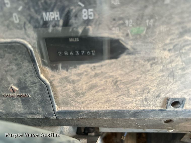 image for item DW8631 1996 International 4900 dump truck