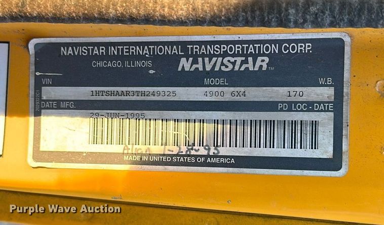 image for item DW8631 1996 International 4900 dump truck