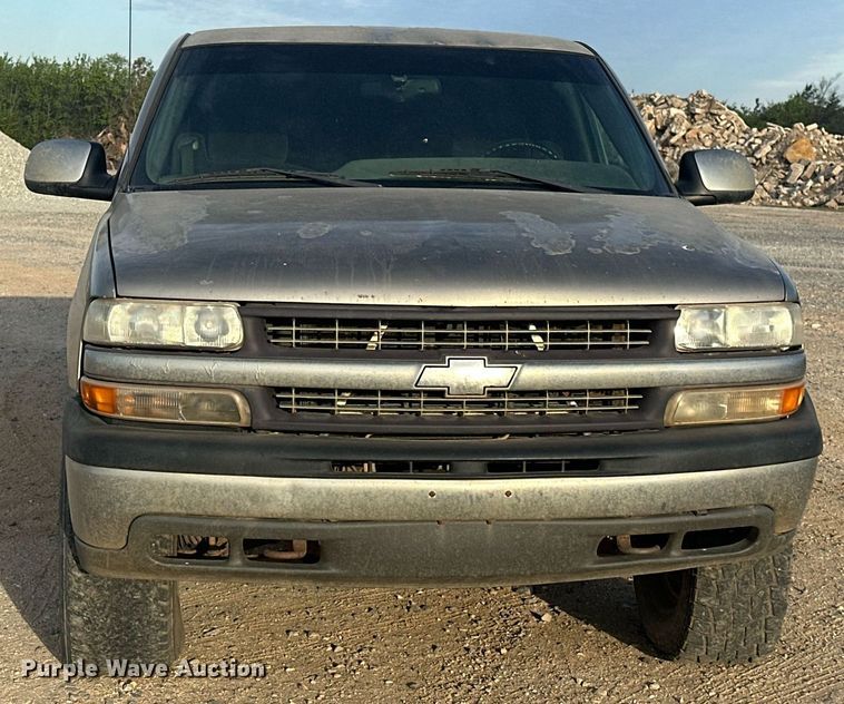 image for item DW8633 2000 Chevrolet Silverado 1500 Ext. Cab pickup truck
