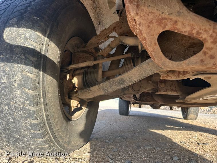 image for item DW8633 2000 Chevrolet Silverado 1500 Ext. Cab pickup truck