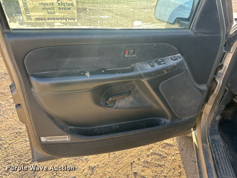 image for item DW8633 2000 Chevrolet Silverado 1500 Ext. Cab pickup truck