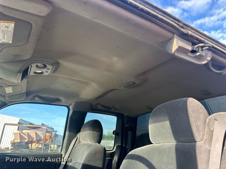 image for item DW8633 2000 Chevrolet Silverado 1500 Ext. Cab pickup truck