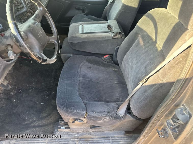 image for item DW8633 2000 Chevrolet Silverado 1500 Ext. Cab pickup truck