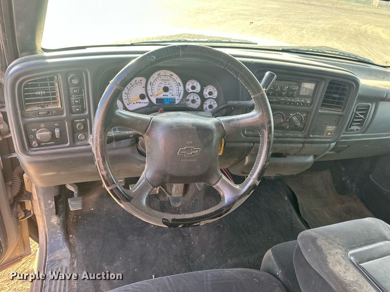 image for item DW8633 2000 Chevrolet Silverado 1500 Ext. Cab pickup truck