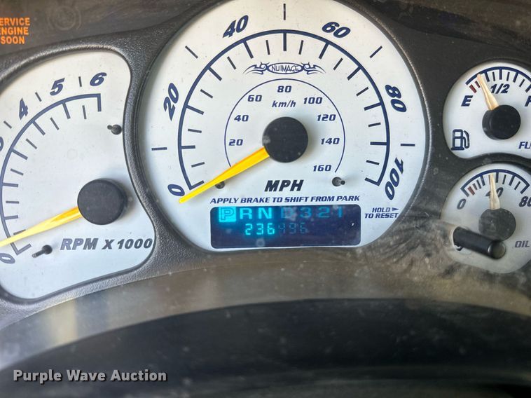 image for item DW8633 2000 Chevrolet Silverado 1500 Ext. Cab pickup truck