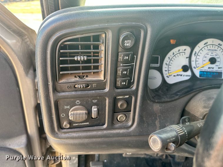 image for item DW8633 2000 Chevrolet Silverado 1500 Ext. Cab pickup truck