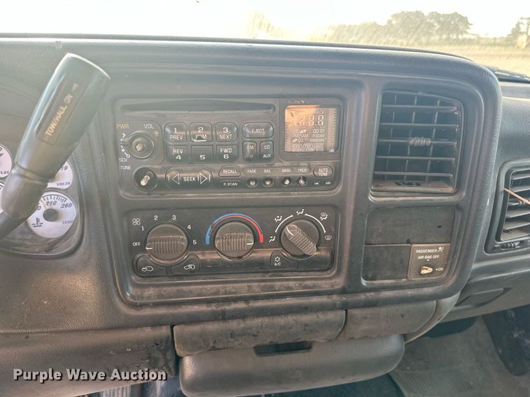 image for item DW8633 2000 Chevrolet Silverado 1500 Ext. Cab pickup truck