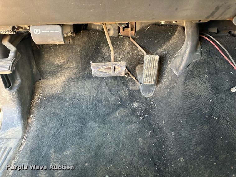 image for item DW8633 2000 Chevrolet Silverado 1500 Ext. Cab pickup truck