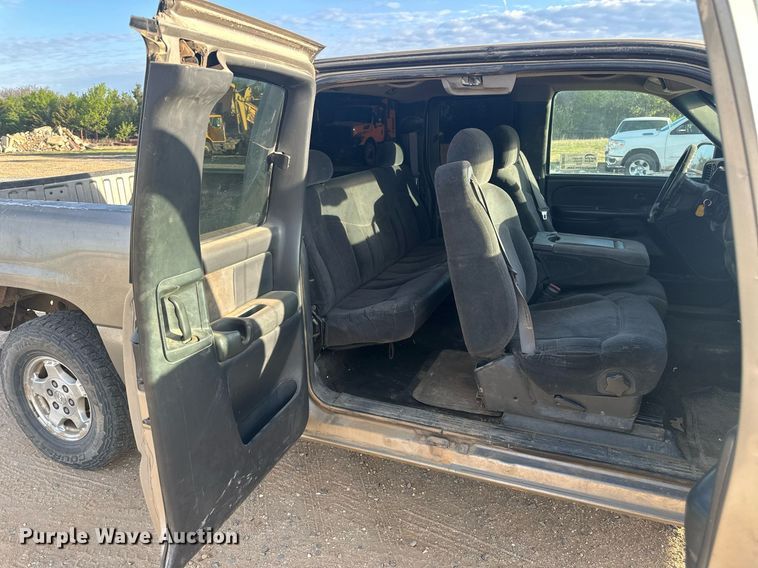 image for item DW8633 2000 Chevrolet Silverado 1500 Ext. Cab pickup truck