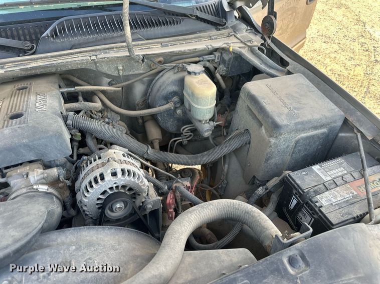 image for item DW8633 2000 Chevrolet Silverado 1500 Ext. Cab pickup truck