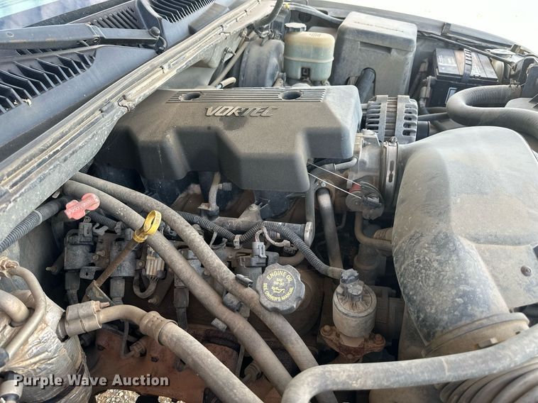 image for item DW8633 2000 Chevrolet Silverado 1500 Ext. Cab pickup truck