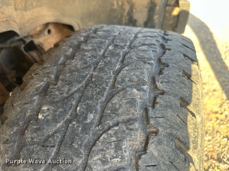 image for item DW8633 2000 Chevrolet Silverado 1500 Ext. Cab pickup truck