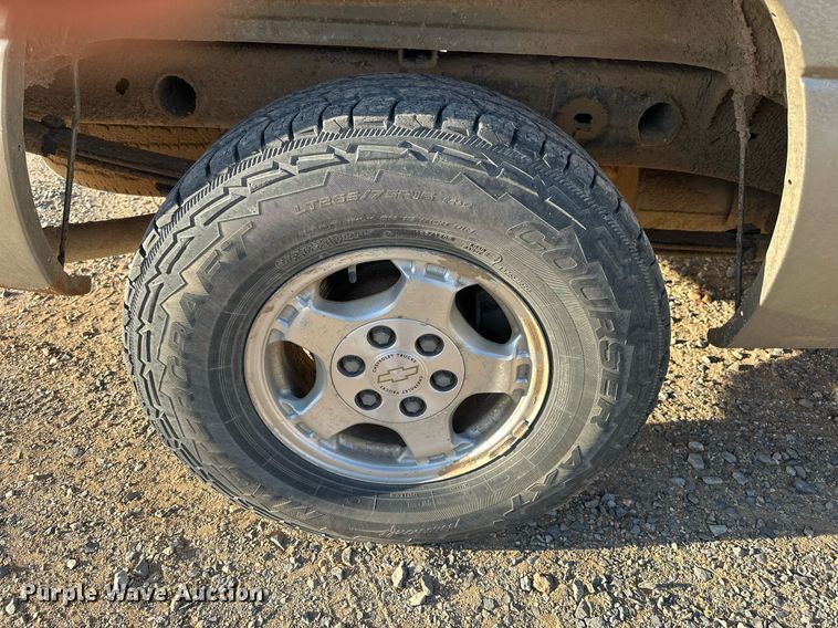 image for item DW8633 2000 Chevrolet Silverado 1500 Ext. Cab pickup truck