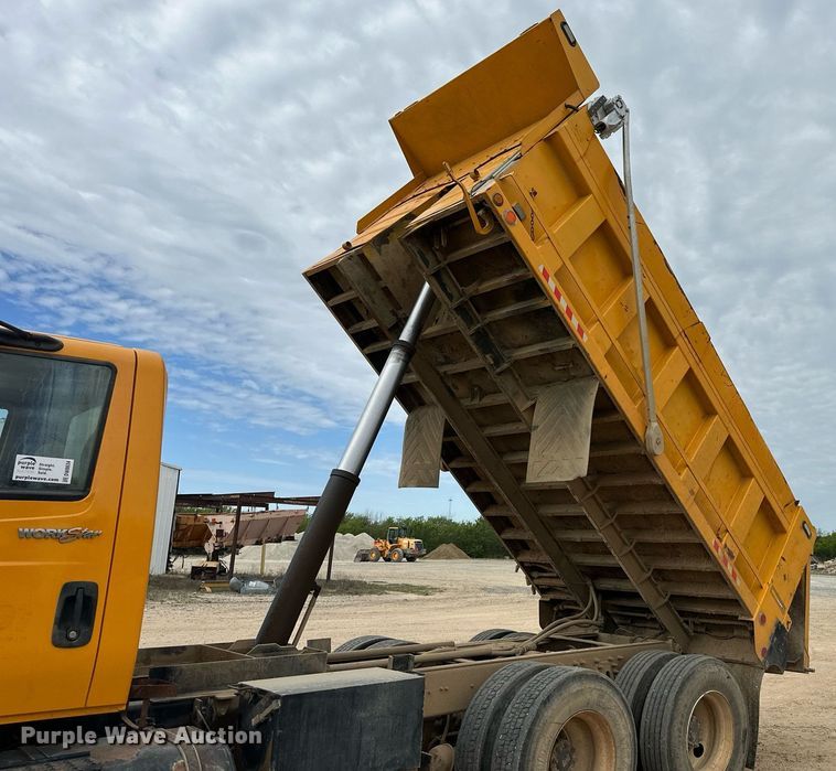 image for item DW8634 2009 International 7400 dump truck