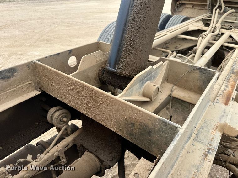 image for item DW8634 2009 International 7400 dump truck