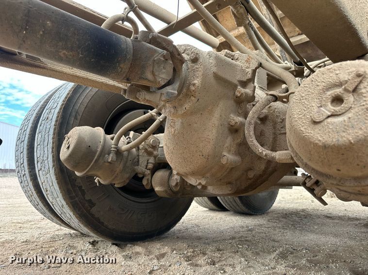 image for item DW8634 2009 International 7400 dump truck