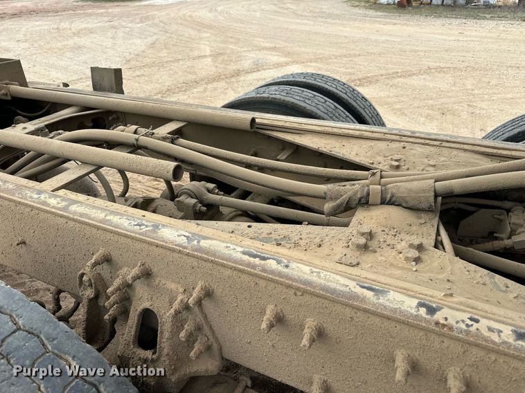 image for item DW8634 2009 International 7400 dump truck