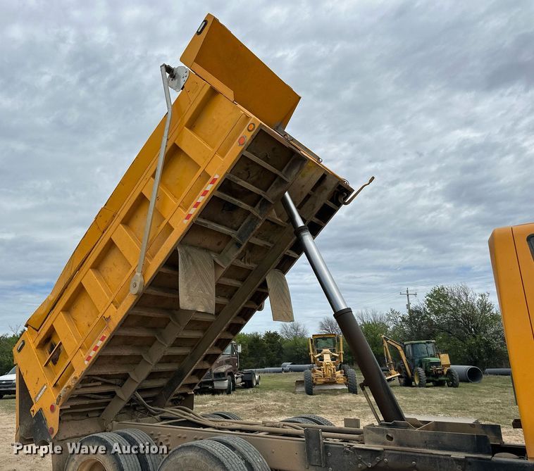 image for item DW8634 2009 International 7400 dump truck