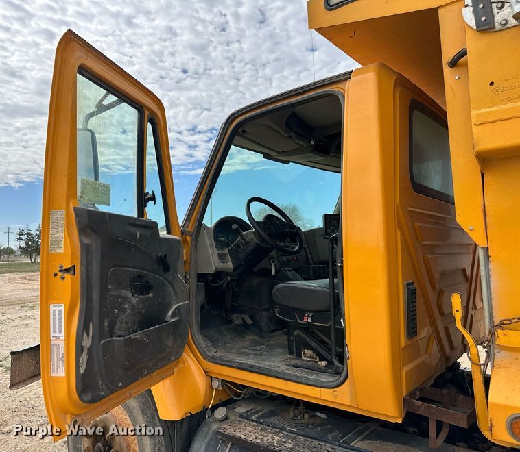 image for item DW8634 2009 International 7400 dump truck