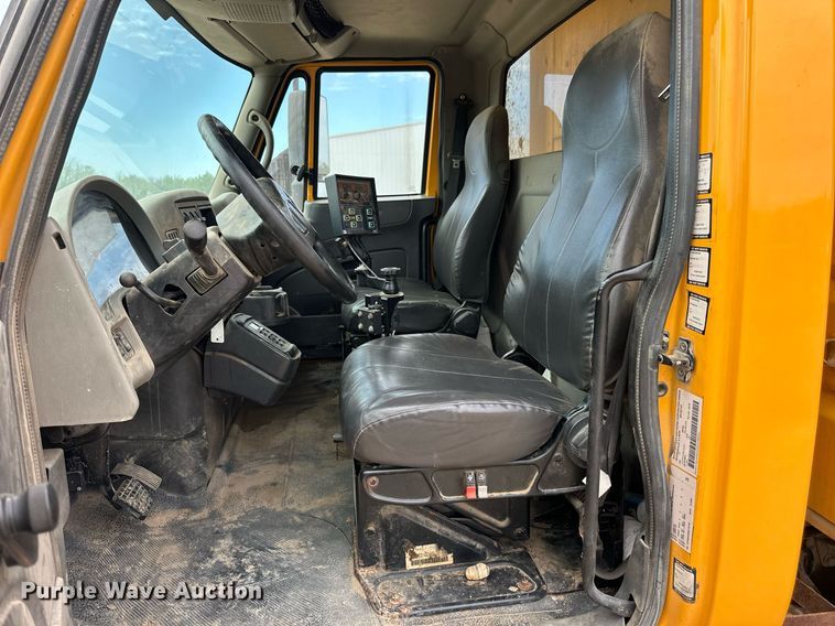 image for item DW8634 2009 International 7400 dump truck