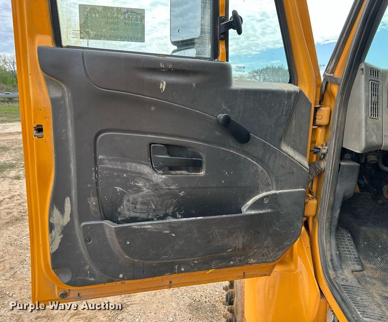 image for item DW8634 2009 International 7400 dump truck