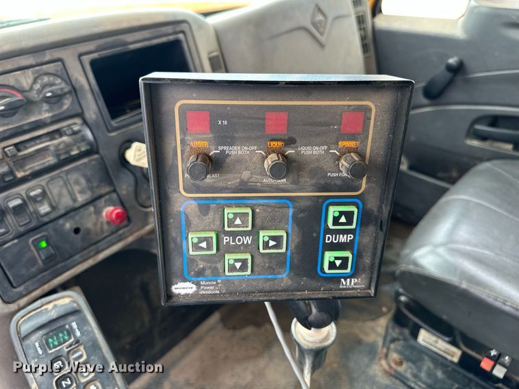 image for item DW8634 2009 International 7400 dump truck