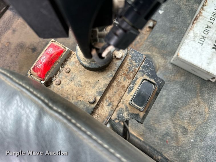 image for item DW8634 2009 International 7400 dump truck