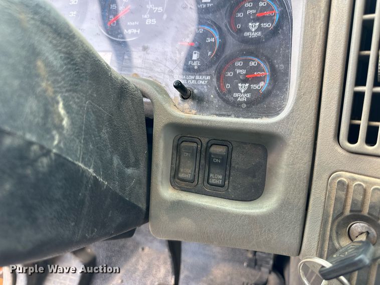 image for item DW8634 2009 International 7400 dump truck