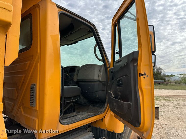 image for item DW8634 2009 International 7400 dump truck